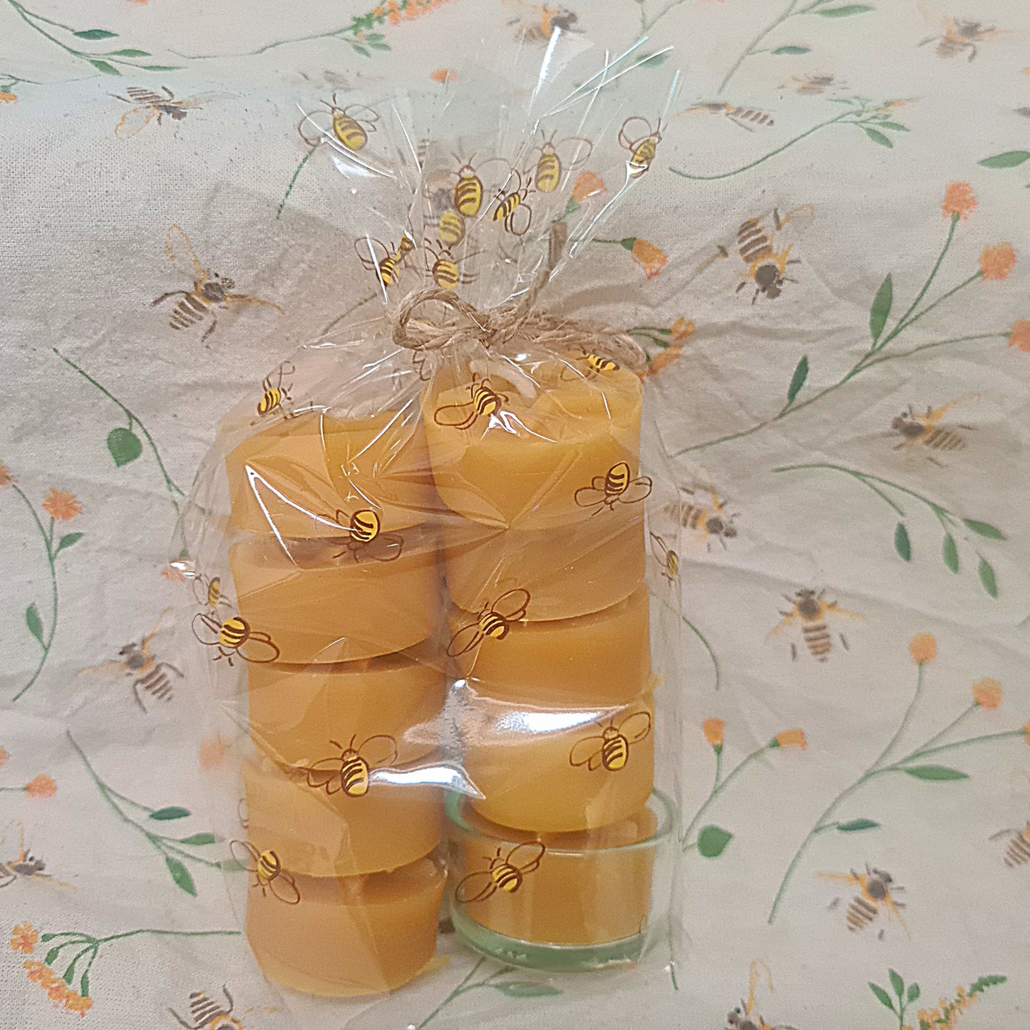Teelichtkerzen aus 100% Bienenwachs aus eigner Imkerei